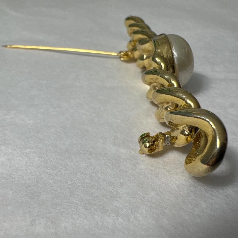 Vintage Gold Tone Chain Link Brooch Faux Pearl Center Bar Pin Classic Minimalist